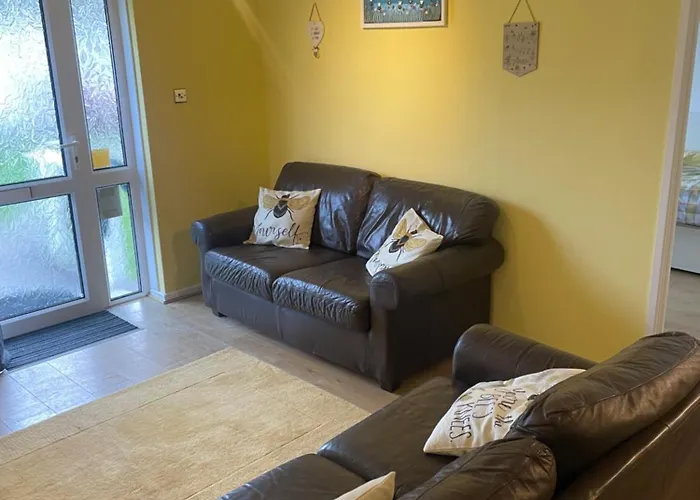 Bumblebee Lodge