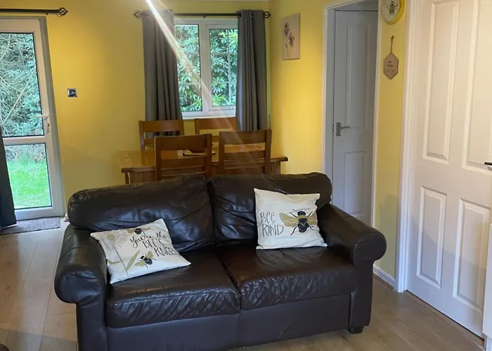 Bumblebee Lodge
